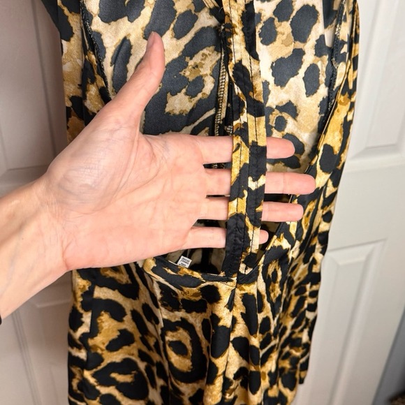 TOBI Leopard print romper SZ MED - Picture 3 of 7